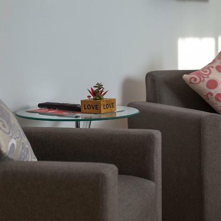 Airport Rest Apartments Belgrado Exterior foto